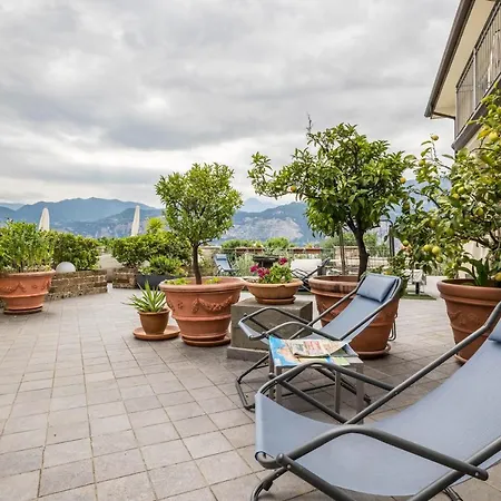 Bilo Vista Piscina Treccani Apartment